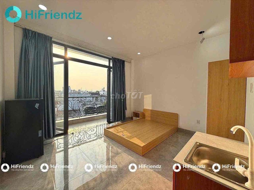 Rent a super-beautiful balcony studio.