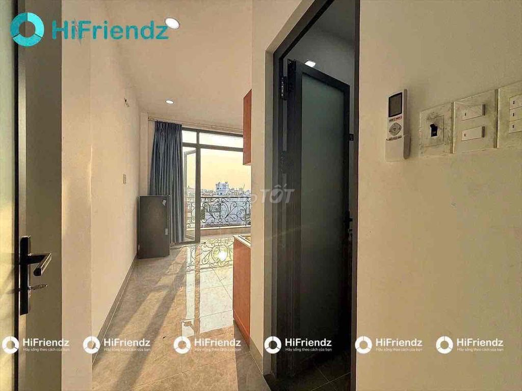 Rent a super-beautiful balcony studio.
