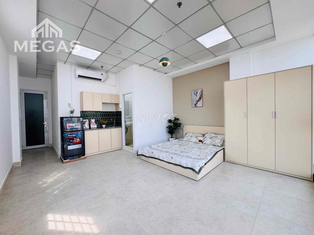 2 Room Studio 2 shows super beautiful glasses right here in Kinh Dương Vương District 6.