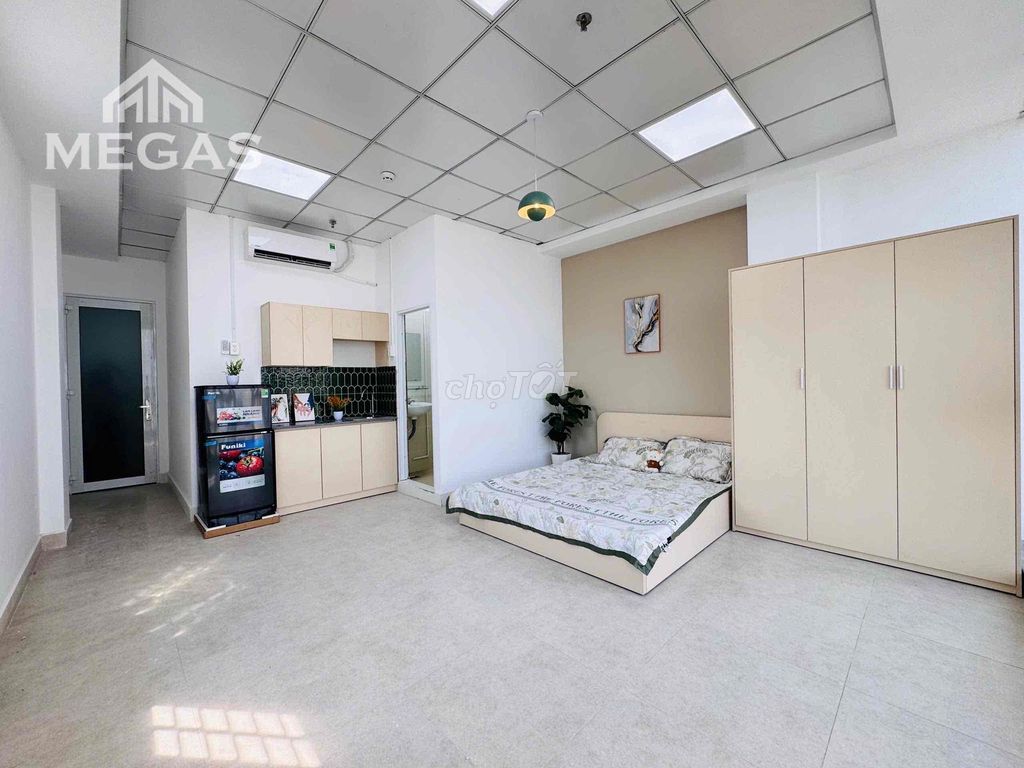 2 Room Studio 2 shows super beautiful glasses right here in Kinh Dương Vương District 6.