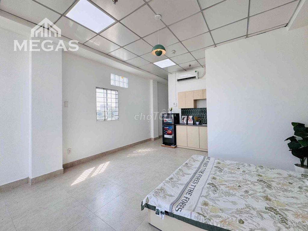 2 Room Studio 2 shows super beautiful glasses right here in Kinh Dương Vương District 6.