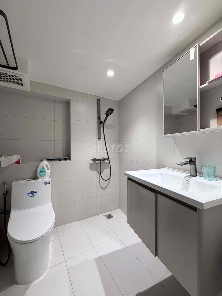 New project is full interior at Quang Trung.