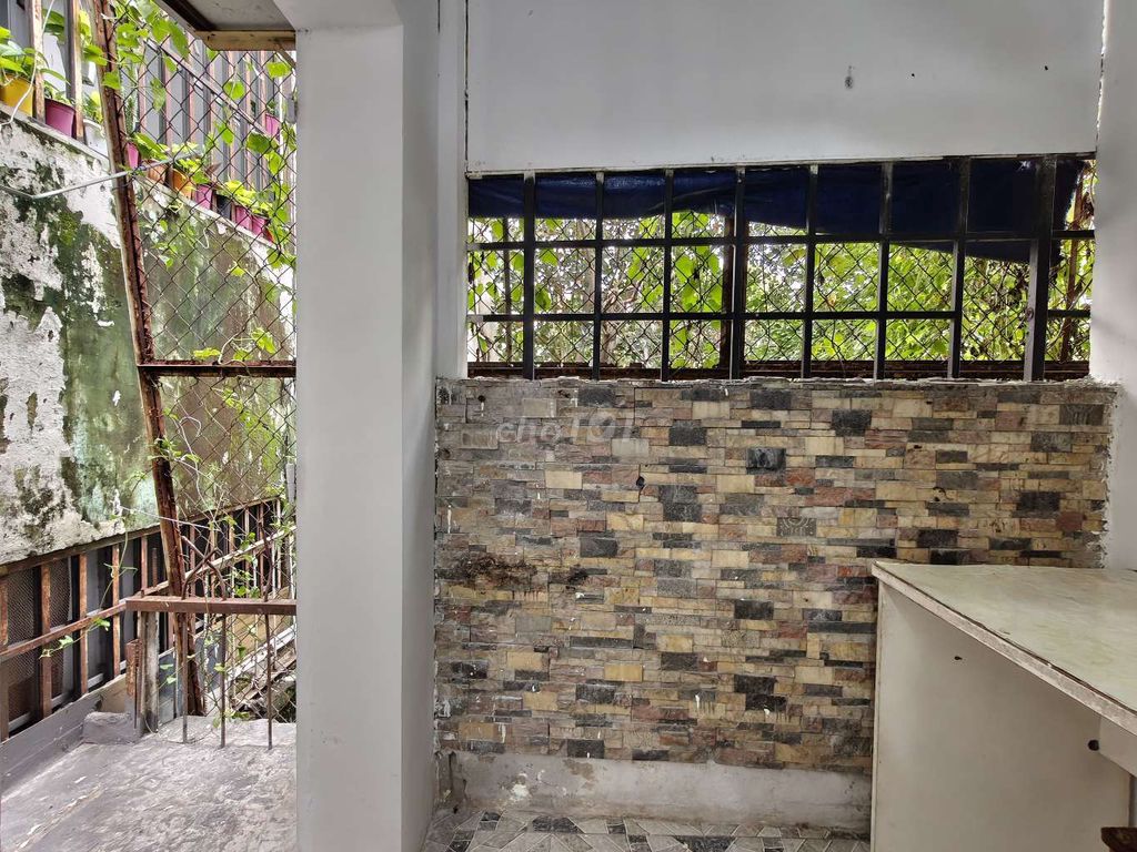 A nice 14/10 bedroom, 53th Street, Gò Vấp -- a super open balcony.