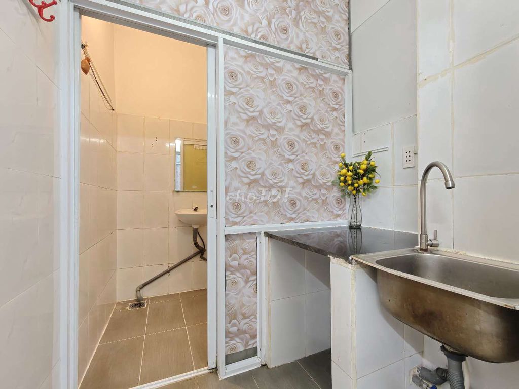 A nice 14/10 bedroom, 53th Street, Gò Vấp -- a super open balcony.