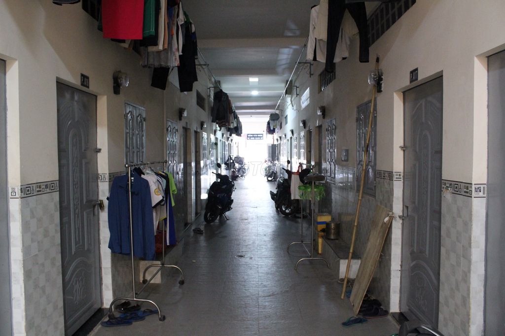 District Room 9, 26 meters 2 with guards, new rooms, security; FreeFlash