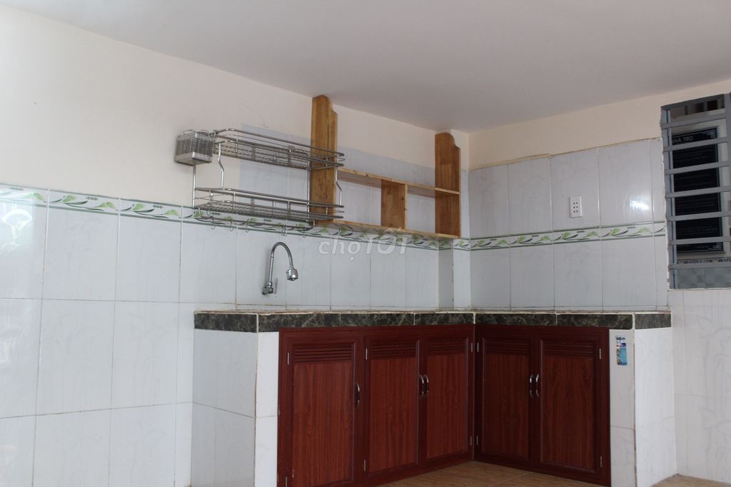 District Room 9, 26 meters 2 with guards, new rooms, security; FreeFlash