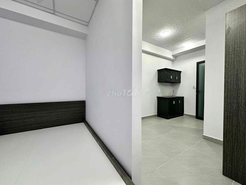 One small kitchen room full of seven, right into the Bill Shop.
