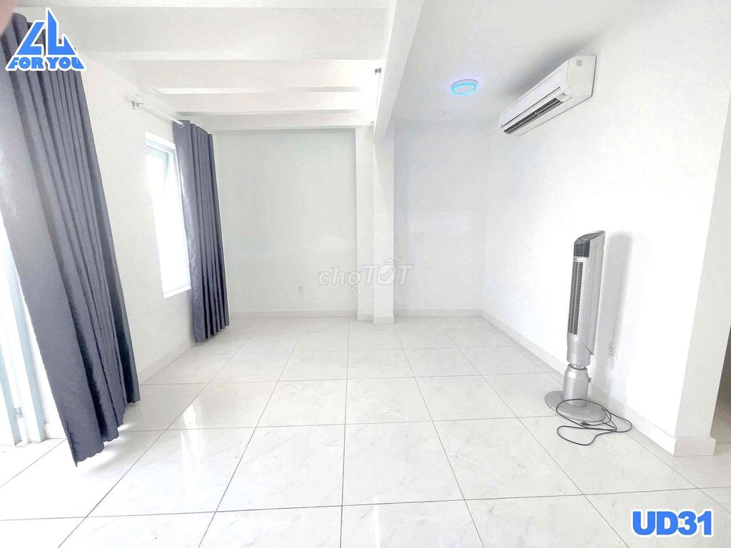Clear the balcony room wide Hà Huy Giáp.