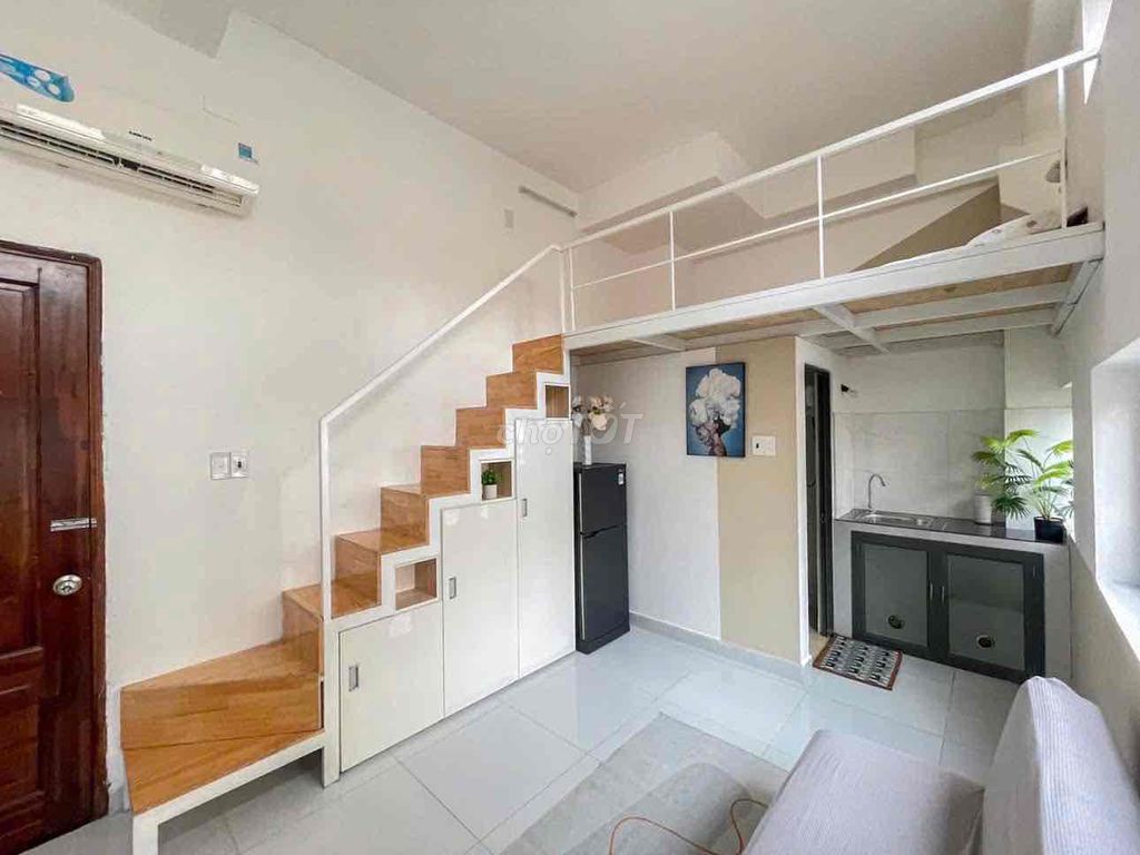Rent Duprix Full Seven with 24 hours security at the Democratic Circle.