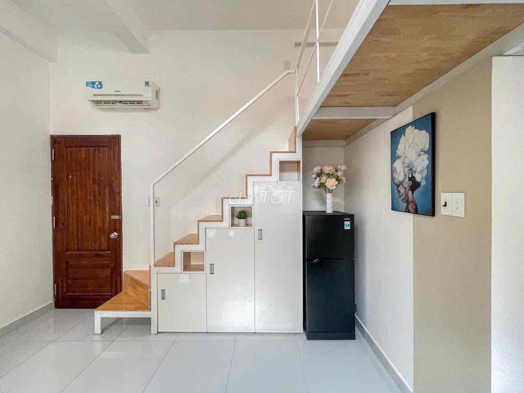 Rent Duprix Full Seven with 24 hours security at the Democratic Circle.
