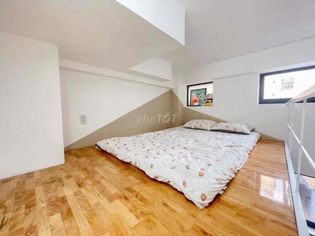 Rent Duprix Full Seven with 24 hours security at the Democratic Circle.