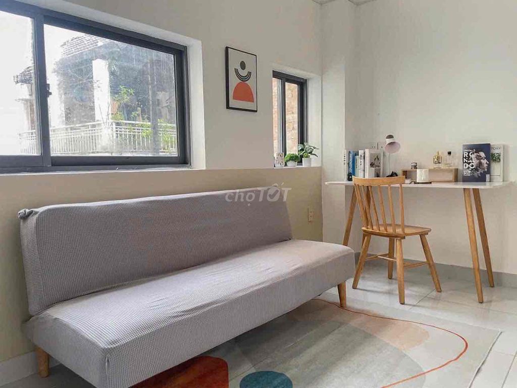 Rent Duprix Full Seven with 24 hours security at the Democratic Circle.