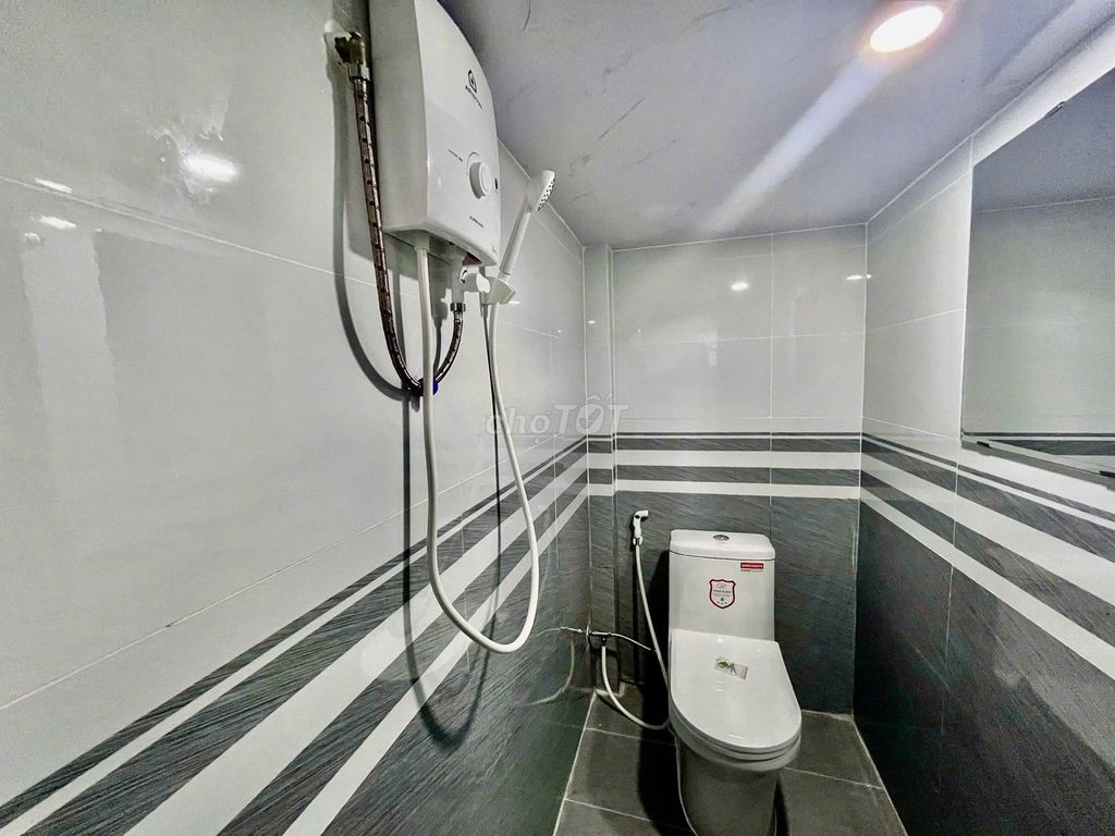 renting a university village room - hub - spk - nlu - xlhn