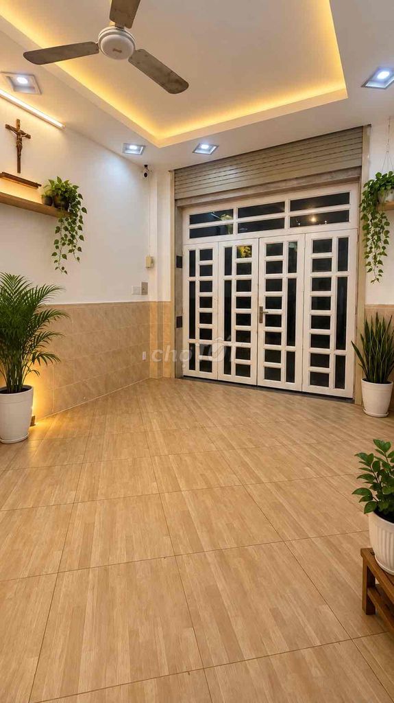 Rent room 35 M2 - large doors - private toilet - washing machine - high roof