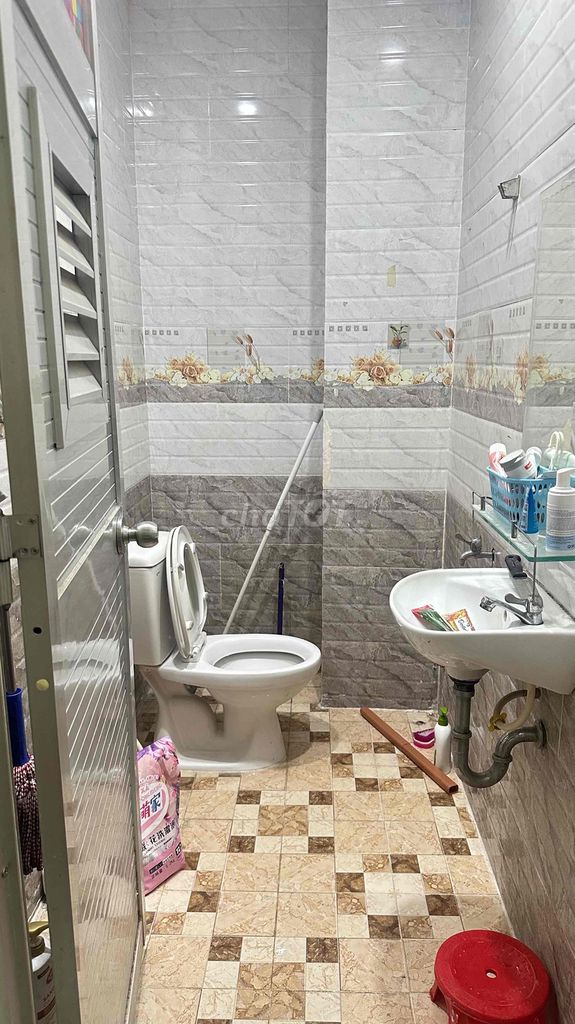 Rent room 35 M2 - large doors - private toilet - washing machine - high roof