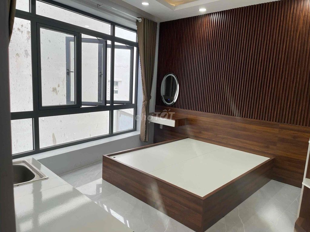 The window studio is so beautiful, so cool, right near Landmark 81.
