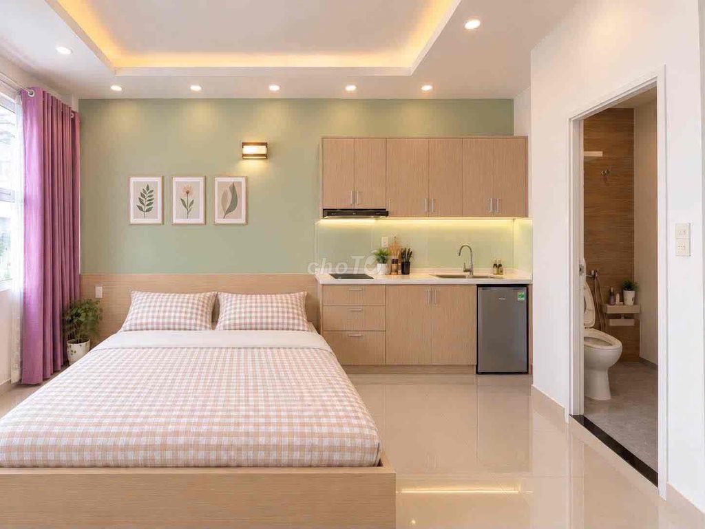 The balcony suite is Trần Phú.