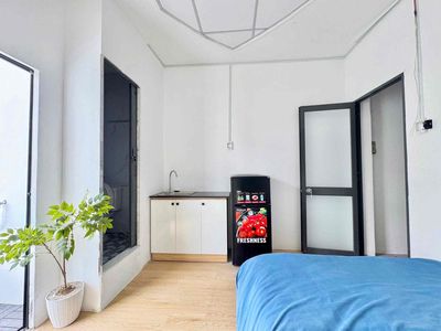 The balcony studio's near Boglodite.