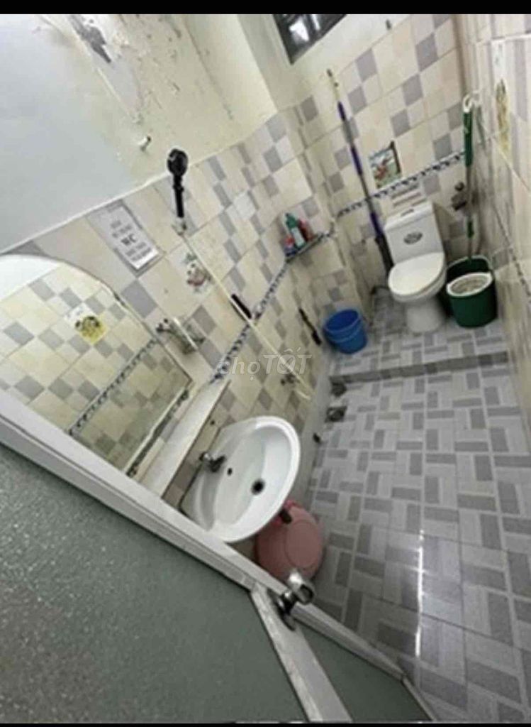 Rent room.