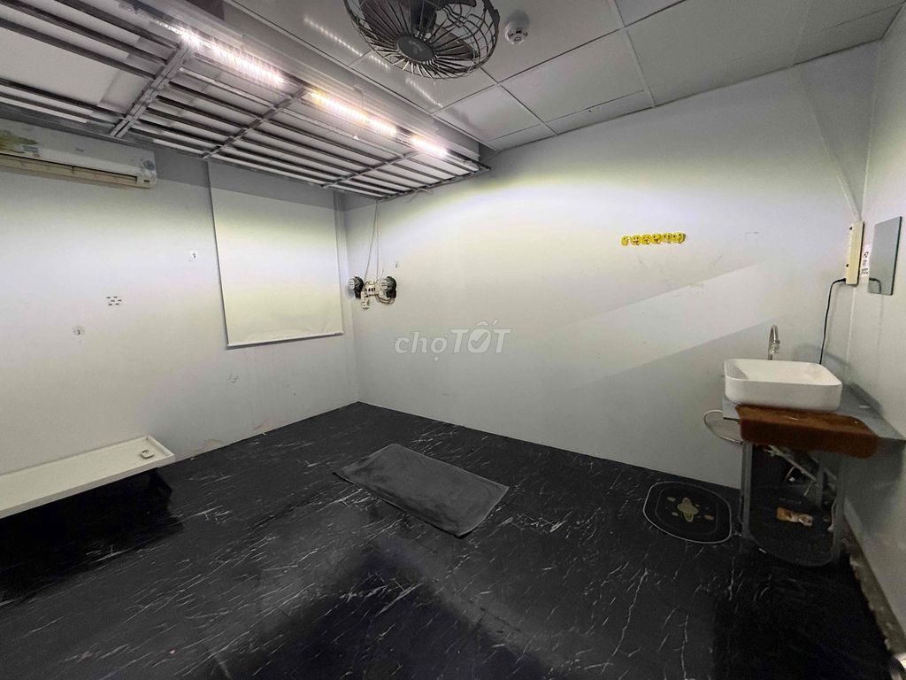 Rent room.