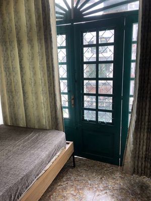 The owner rented the mini-moon service apartment, two bedrooms at Phan Tây Hồ.