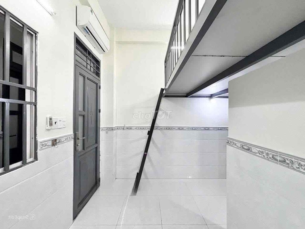 Rent the Imperial Room near theeon Mall University of Public Trade