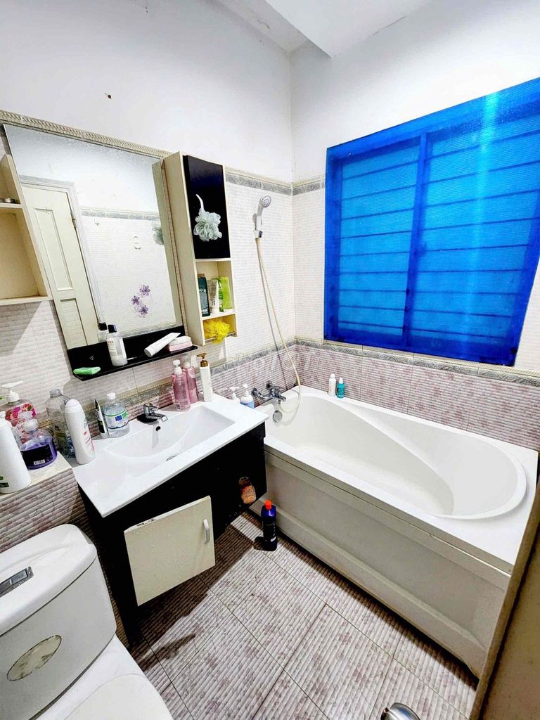 Women's room - near the barf, Law, Deeds