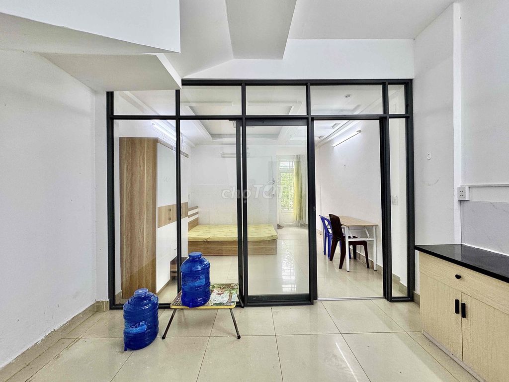 Rent a full kitchen bedroom down on Nguyễn Sỹ Sách.