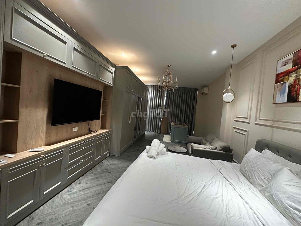 Rent a suite in a high-end roof.