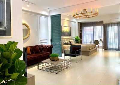 It's the owner who rents a lot of apartment 1 P in Sunrise CityView District 7