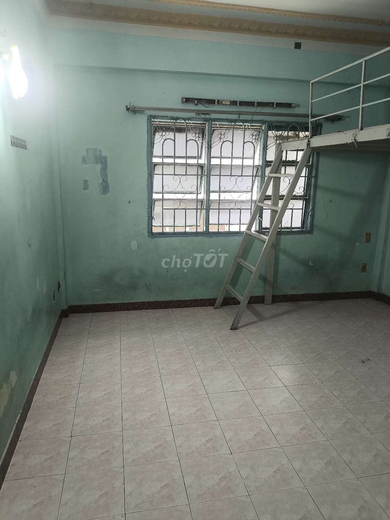 Cheap Hotel District 8