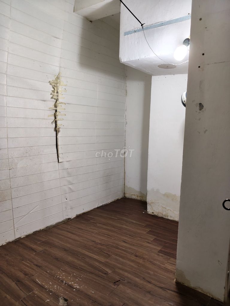 Room 523/2_Corea