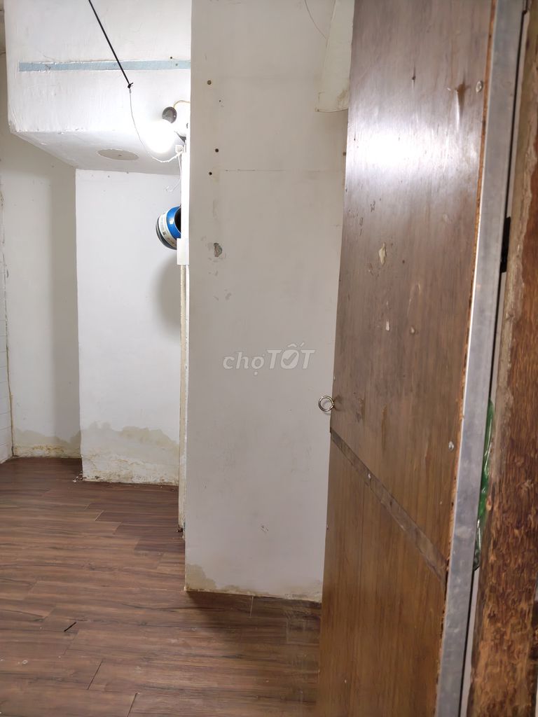 Room 523/2_Corea