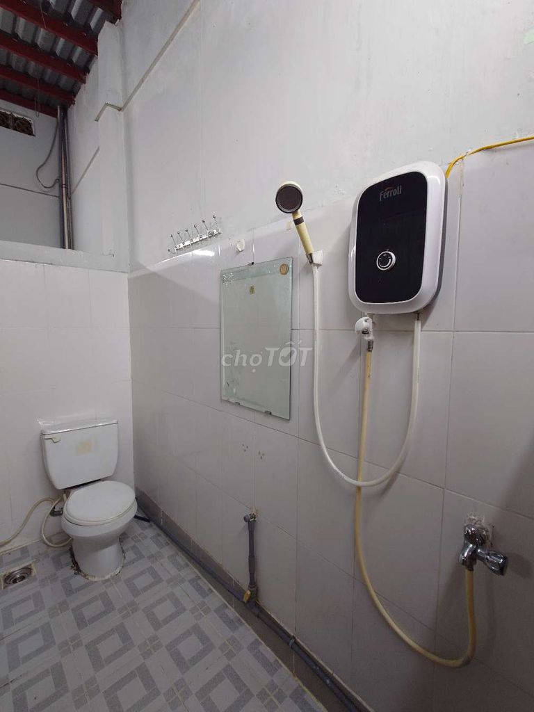Rent the roof full of facilities
