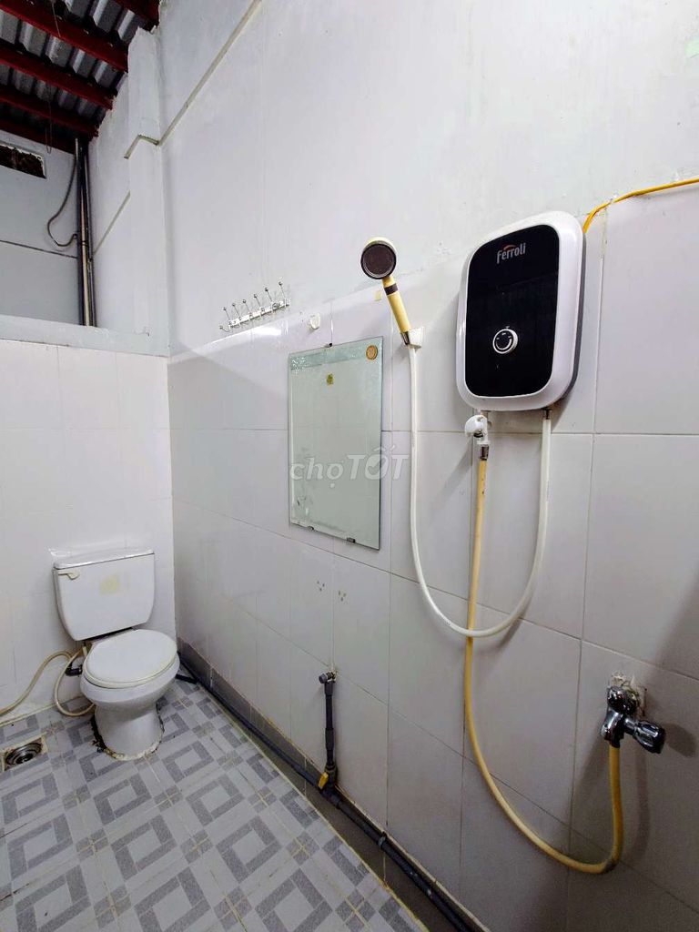 Rent the roof full of facilities