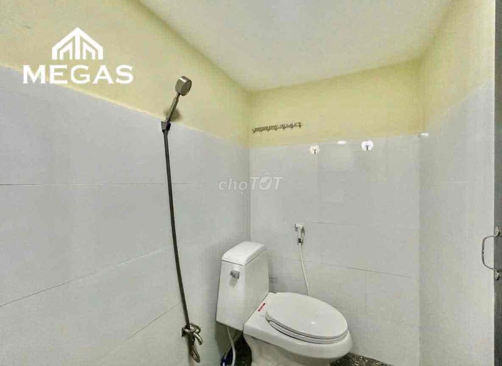 The new suite is good in college, fighting for dorms B, near the Thủ Đức.