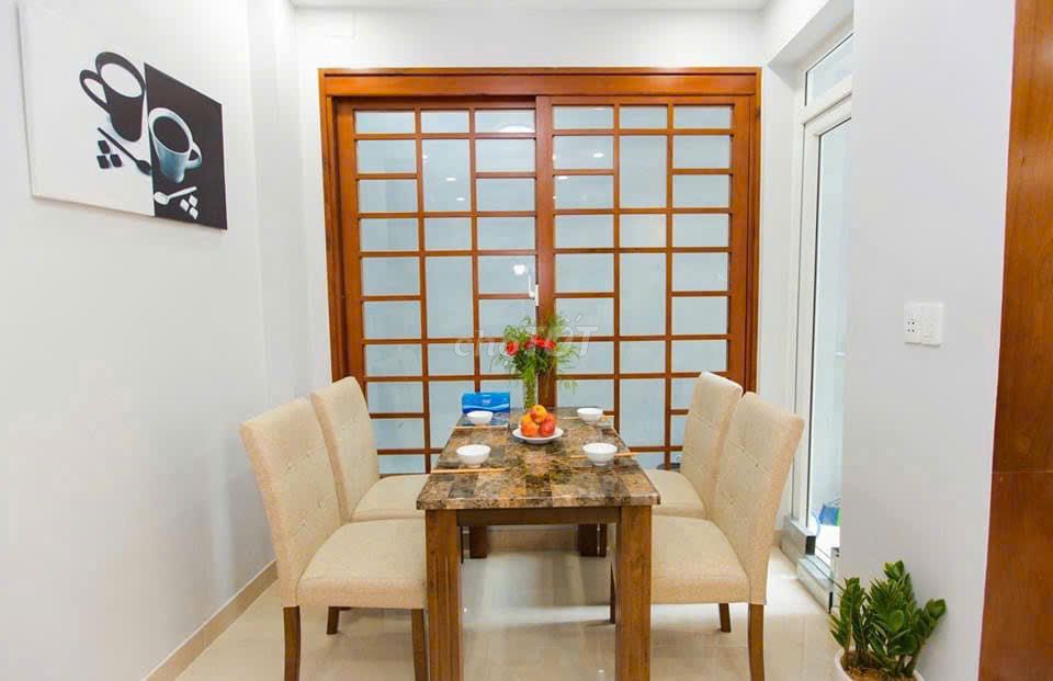 In the south of the Third District, high-end furniture, only 6.5 million.