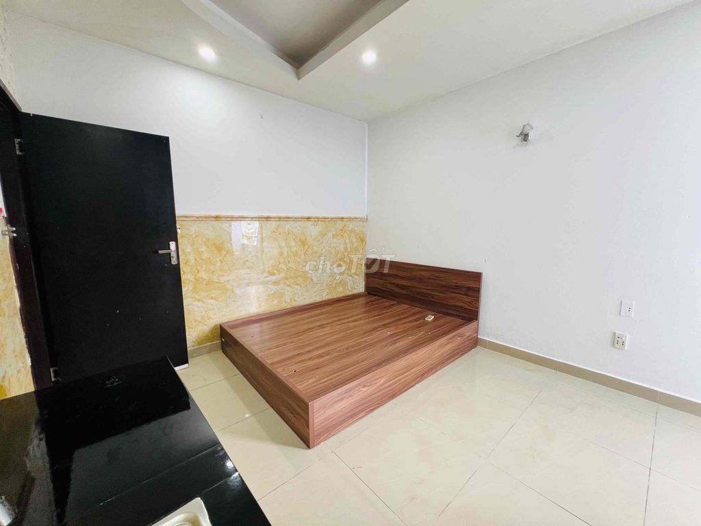 Rent studios, balcony, Full interior near the West Station