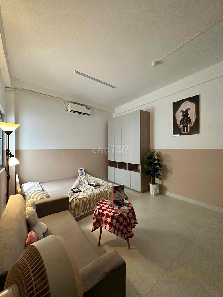 Window Studio 4 million 3-5 million Nguyễn Văn Lượng
