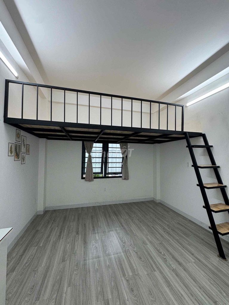 New boarding room full of furniture, 0K Hoàng Bật Đạt. 3.5 million a month.
