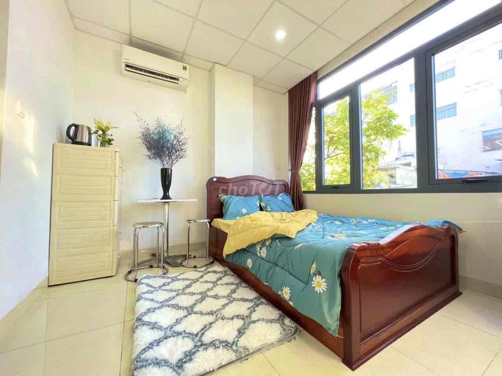 Cheap balcony right next to etown Cộng Hoà, Tân Bình.