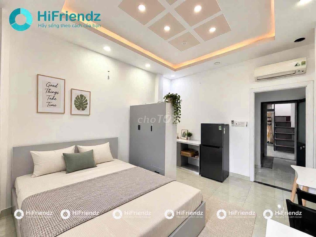 The balcony studio apartment is full of furniture right here in Nguyễn Thái Bình.