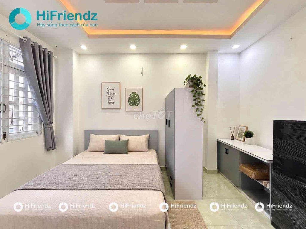 The balcony studio apartment is full of furniture right here in Nguyễn Thái Bình.