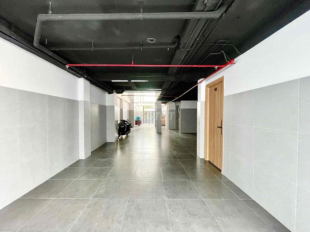The studio is full of furniture - new house with elevators - 7th quarter.