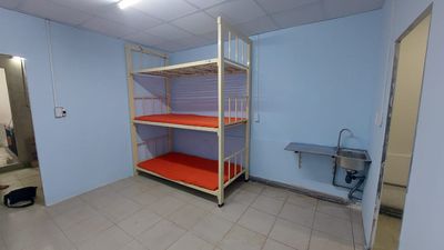 Rent cold room, cheap - near center