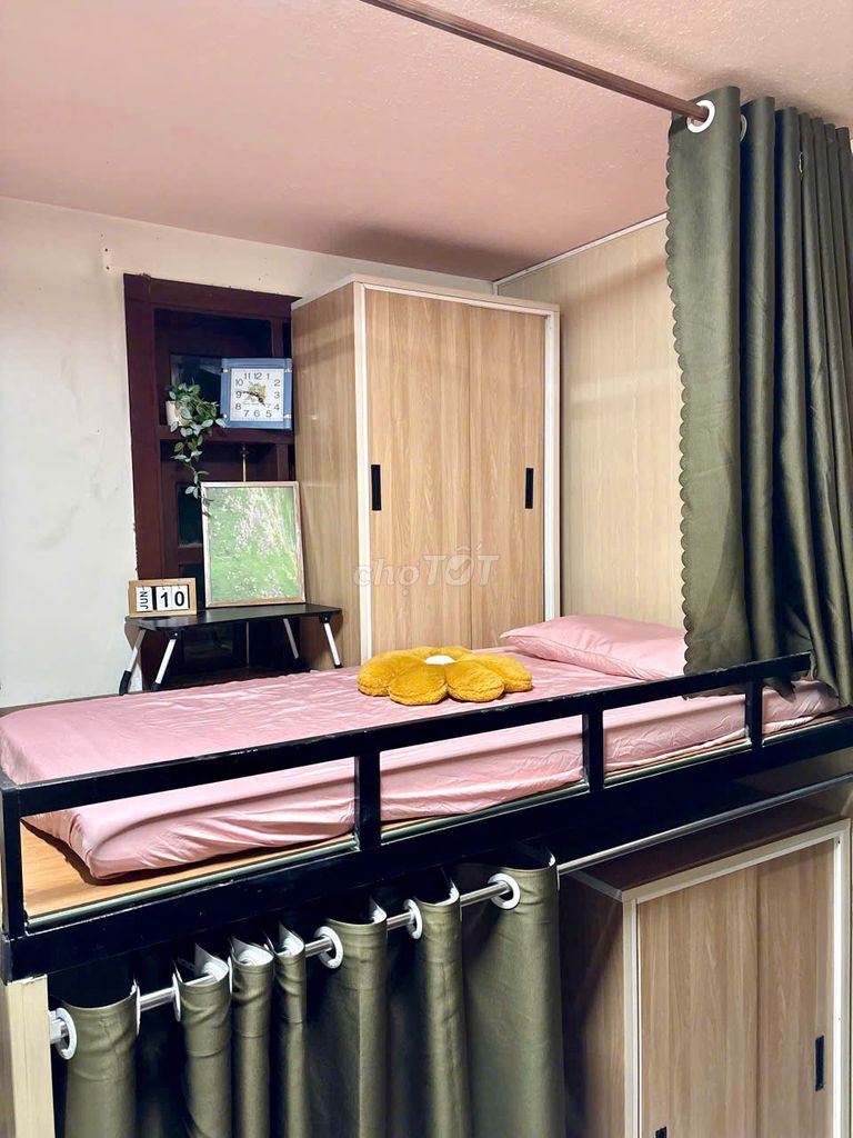 Find your friends at 566 Nguyễn Thái Sơn - wide room, free time!
