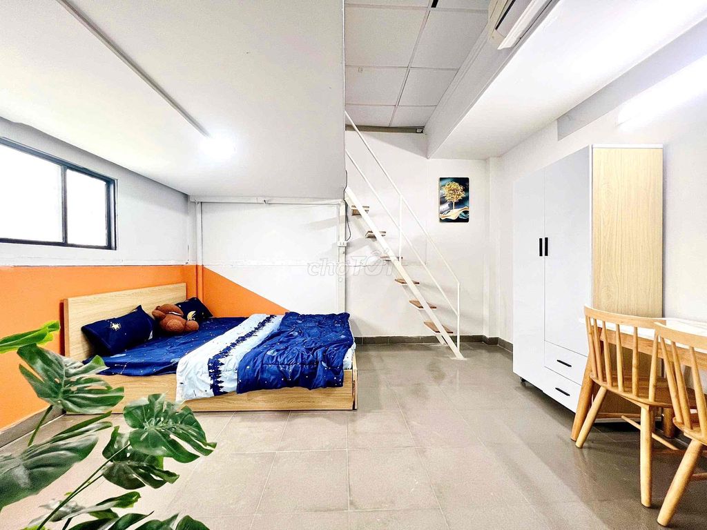 Supercreasure near company 3 million and 5 - full interior commitment to the real room.