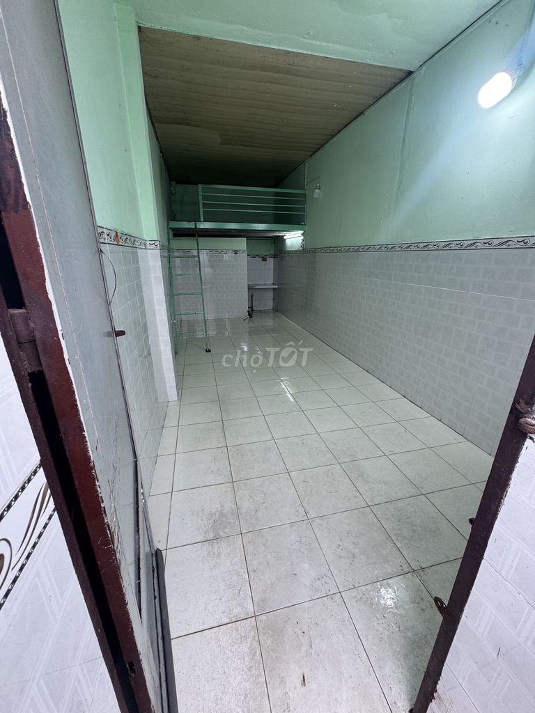 Supermax, quiet, room opposite the Grand Avell 13th.