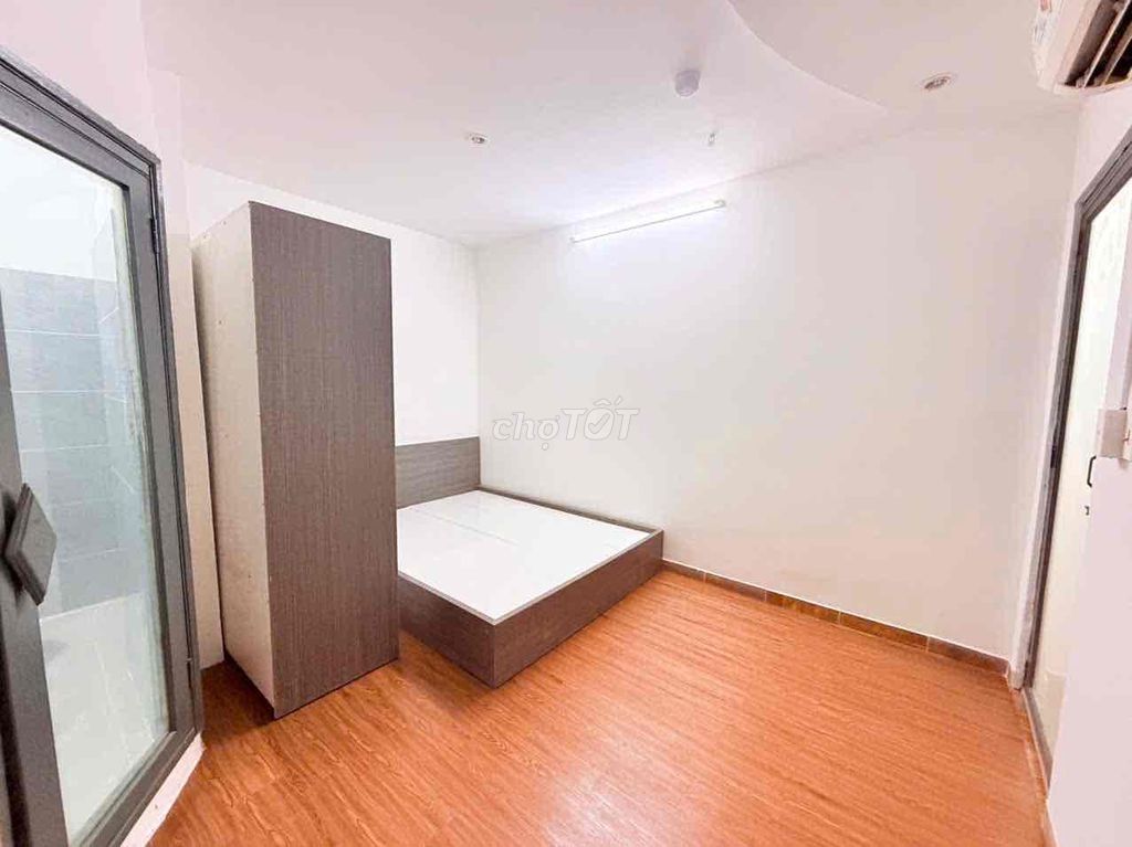 A cheap service apartment.