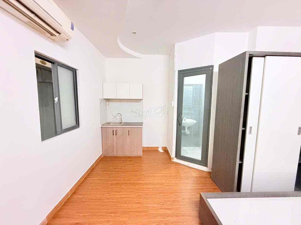 A cheap service apartment.